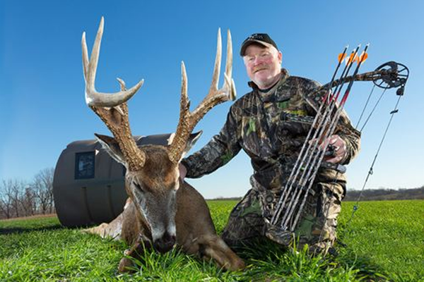 Sportsman's Condo The Bale Condo hunting blind by Southern Outdoor Technologies – durable, weatherproof design for all-season concealment in the field.