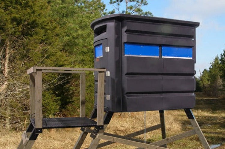 Sportsman’s Condo Deck by Southern Outdoor, a durable and stable elevated platform designed to enhance hunting blinds with improved visibility and comfort.