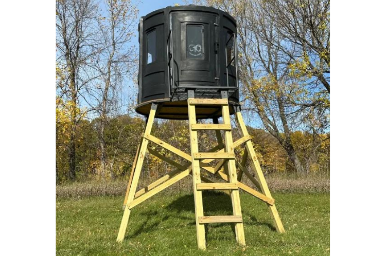 A RAM 650 platform with receivers perfect for your RAM 650 elevated hunting blind adventure.