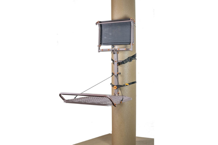Rhino Hang On Tree Stand RTH-202 with shooting rail for added stability and comfort.