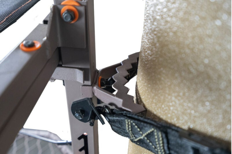 Rhino Hang On Tree Stand RTH-202 with shooting rail for added stability and comfort.