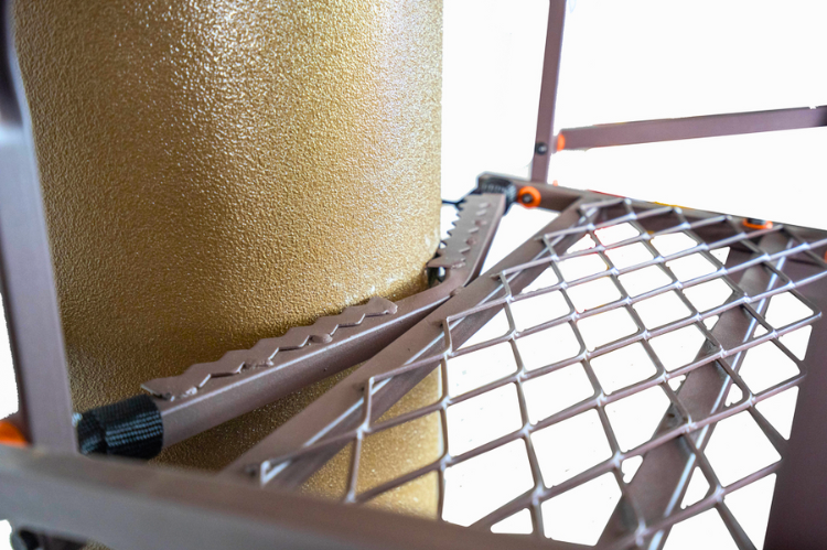 RTL-102 Rhino ladder tree stand, ideal for solo hunting setups and quick installation.