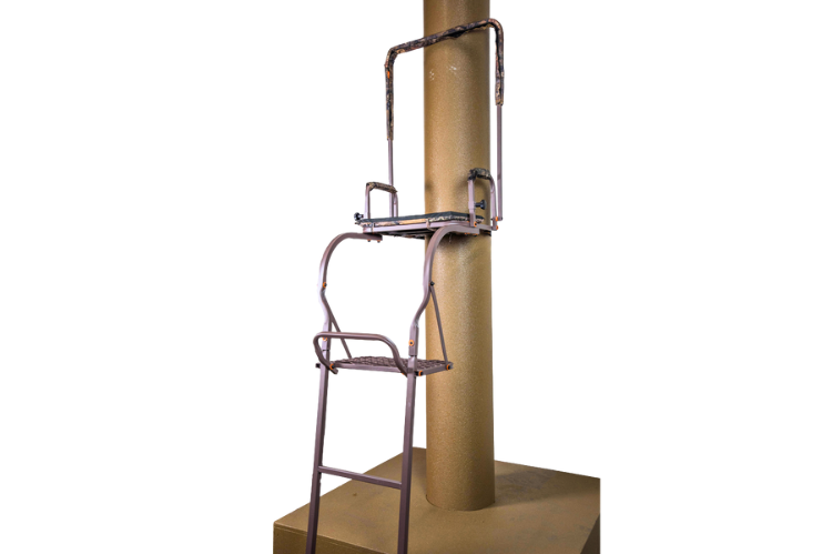 RTL-102 Rhino ladder tree stand, ideal for solo hunting setups and quick installation.