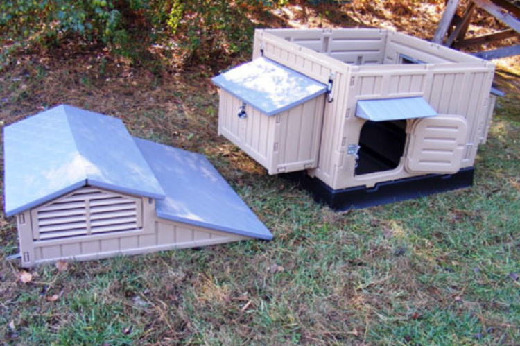 Large Plastic Snap Lock Chicken Coop with a Durable, Weather-Resistant Design.