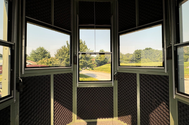12 Point 6-Foot Octagon Hunting Blind Interior