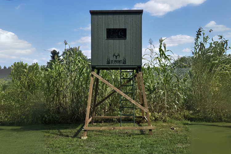 Spacious 6’ x 6' Outfitter blind by 12 Point Hunting Blind