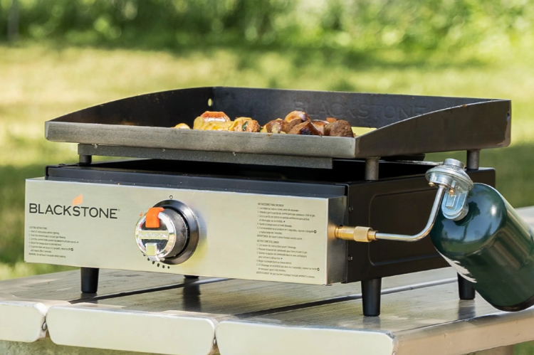 Blackstone 17" Tabletop Griddle 2142, portable Blackstone tabletop griddle perfect for hunting trips and outdoor cooking, delivering even heat and easy cleanup