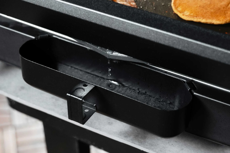 Blackstone E Series 22" Electric Tabletop Griddle with Hood 8001, portable electric Blackstone griddle designed for precise heat and easy outdoor cooking