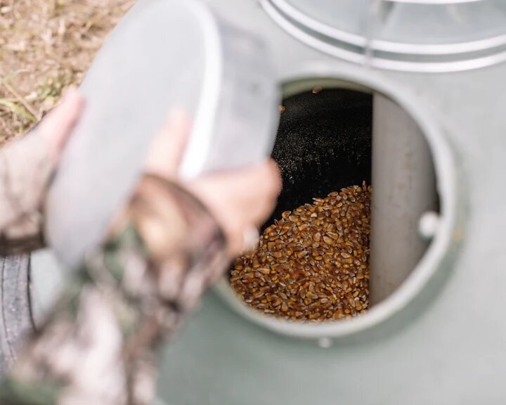 Rhino Blinds 250 lbs. Capsule Feeder CAP-250