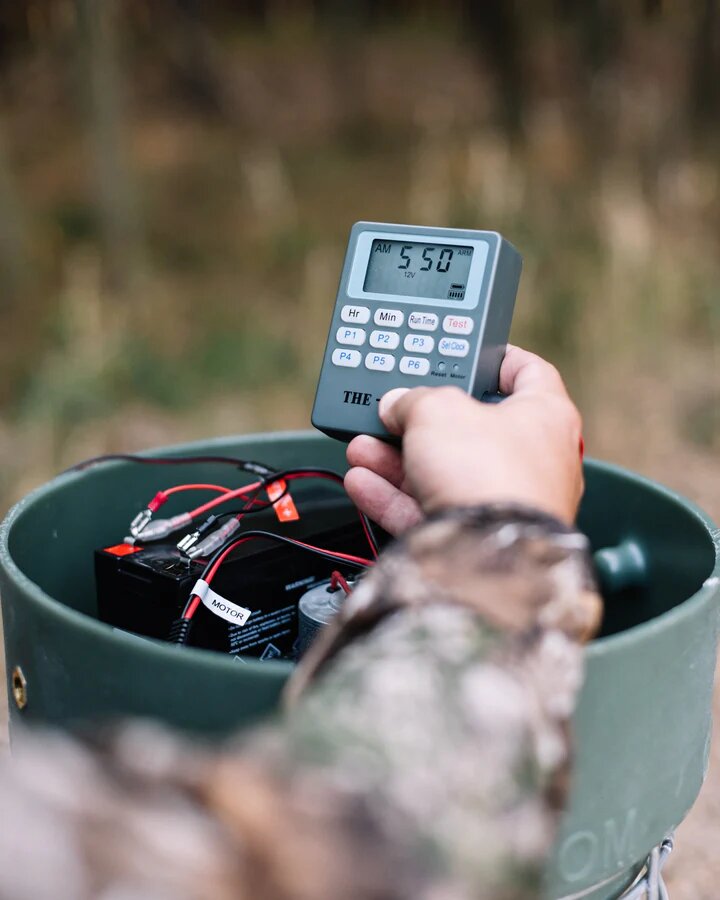 Rhino Blinds 250 lbs. Capsule Feeder CAP-250