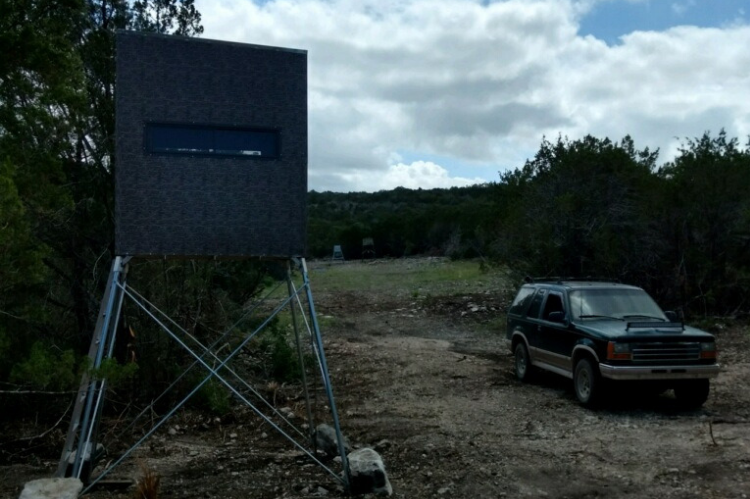 Aluminum and Insulated Deer Blinds 6' X 6' Elevated with 8' Base and Detachable Ladder Big Dogg