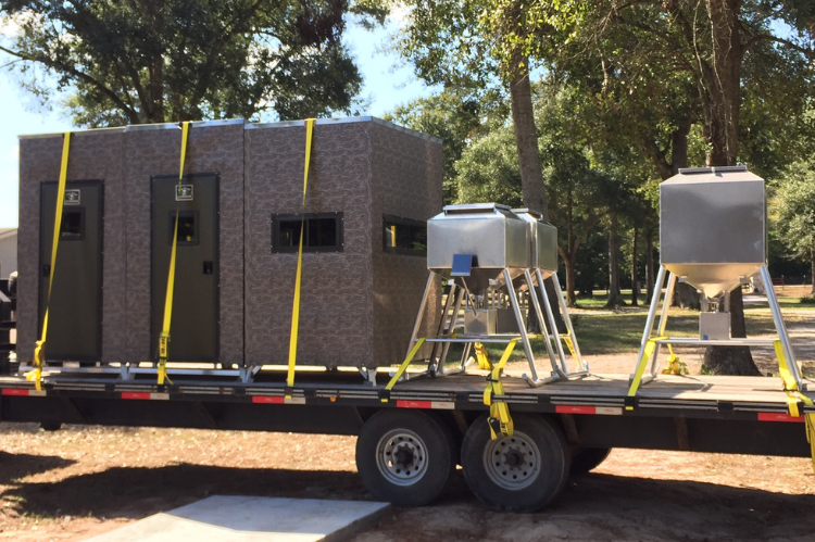 Aluminum and Insulated Deer Blinds 6' X 6' Elevated with 5' Base and Detachable Ladder for Big Dogg