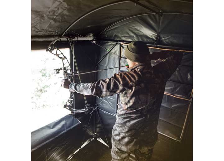 Ardisam LANDMARK 600 ground blind for 3-person deer hunting
