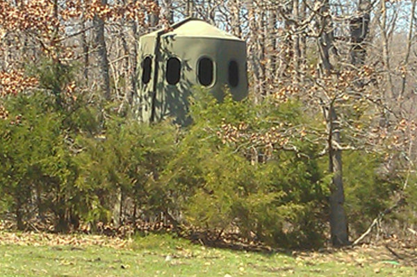 Maverick 6-Shooter Deer Blind in Brown with Clear Windows