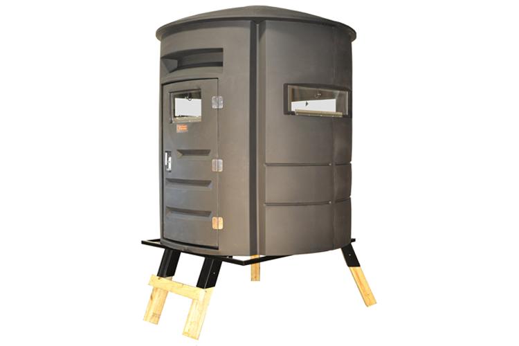 Sportsman's Condo SC-3 hunting blind by Southern Outdoor Technologies featuring durable, weatherproof design for elevated hunting visibility.